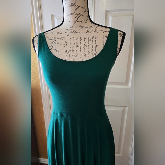 Reformation Elegant Green Sleeveless Dress With Pockets Size M - Picture 2 of 4